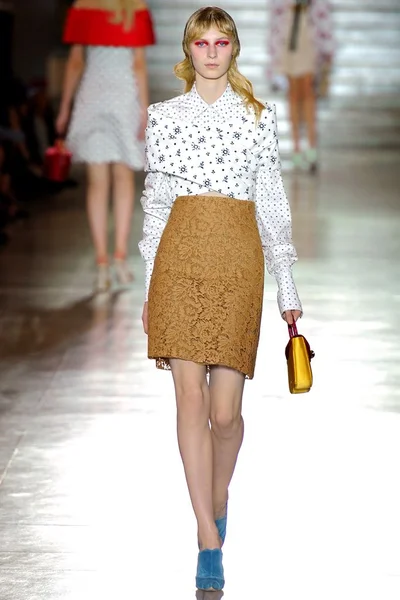 Look 27